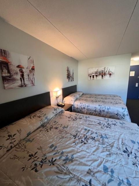 Kirkfield Motor Hotel Уинипег Екстериор снимка