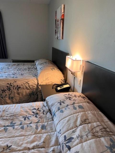 Kirkfield Motor Hotel Уинипег Екстериор снимка