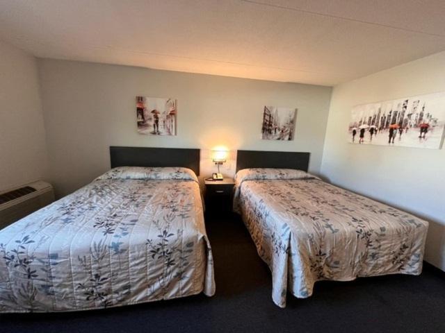 Kirkfield Motor Hotel Уинипег Екстериор снимка